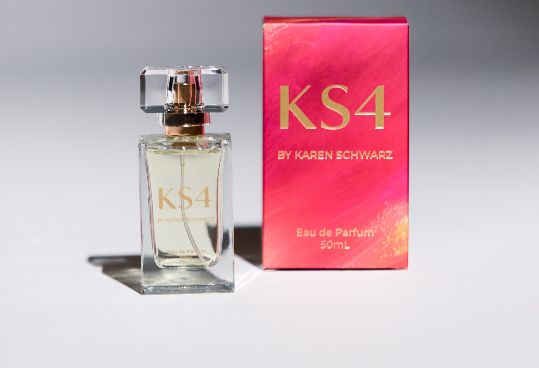 KS4 Eau de Parfum con frasco y caja